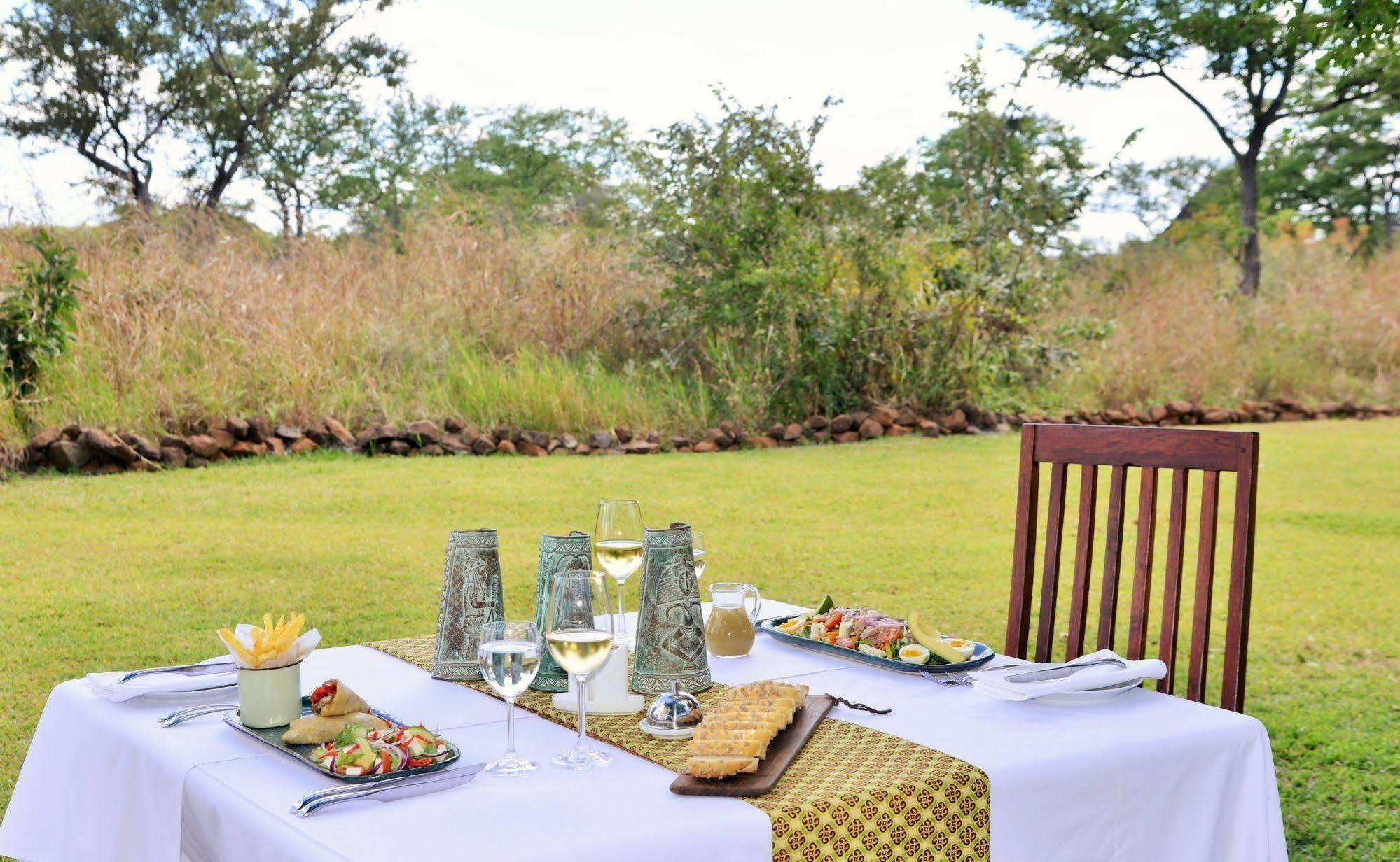 Wildtrack Safaris Eco Lodge Pandamatenga Eksteriør bilde
